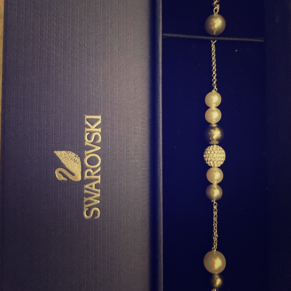 Swarovski crystal bracelet with magnetic clasp